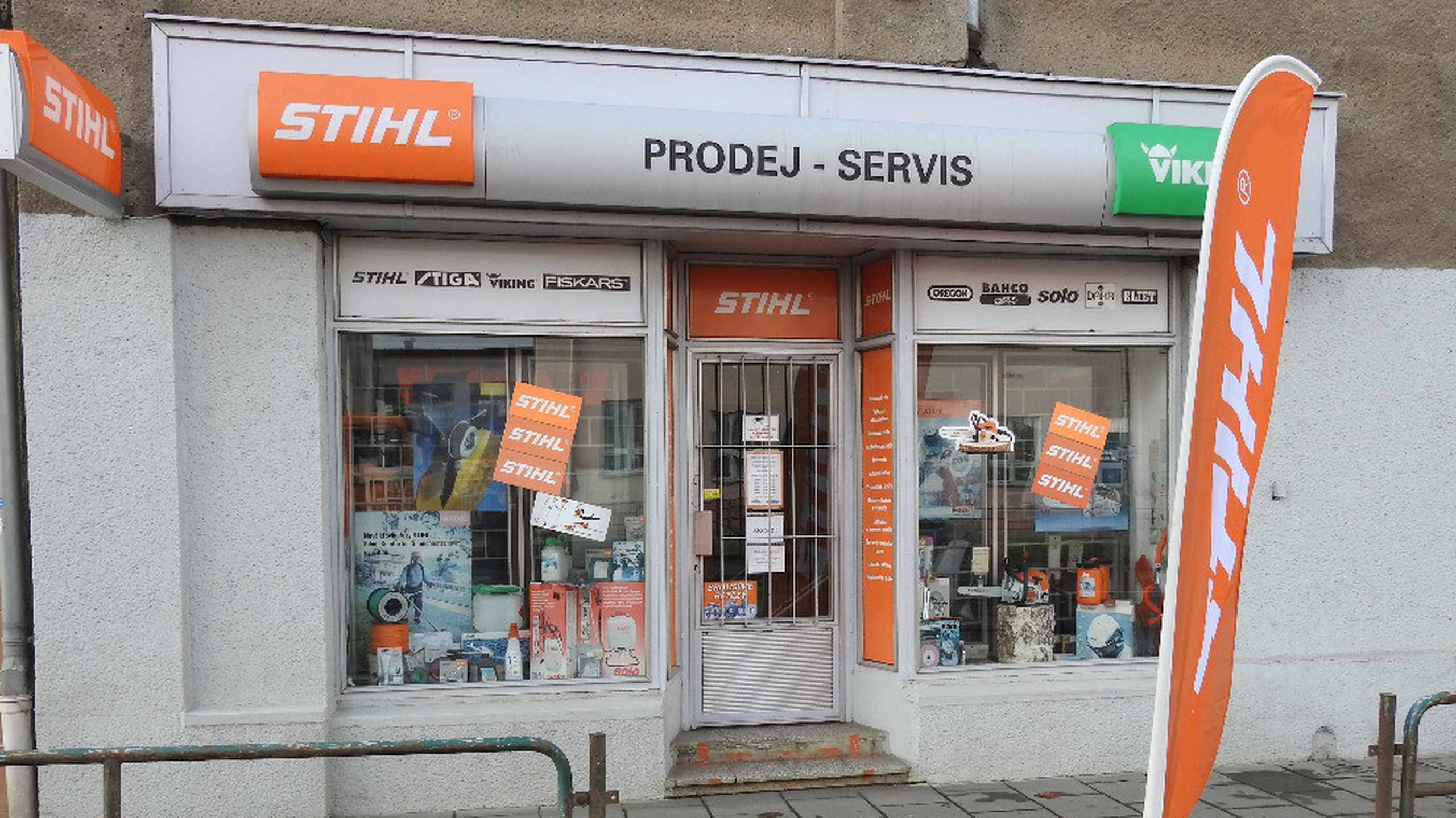 VÁŠ PRODEJCE ZAHRADNÍ A LESNÍ TECHNIKY